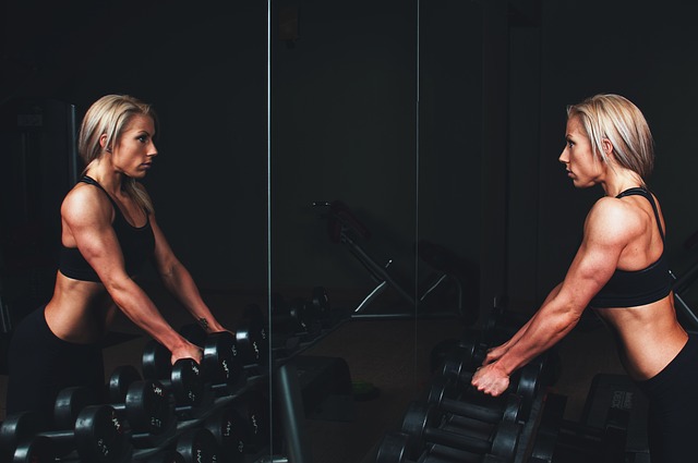 žena vo fitness centre.jpg