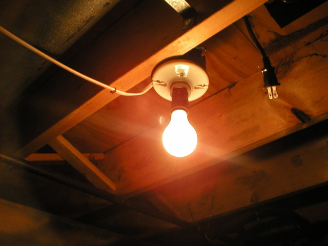 Osvetlenie v podkroví, žiarovka.jpg